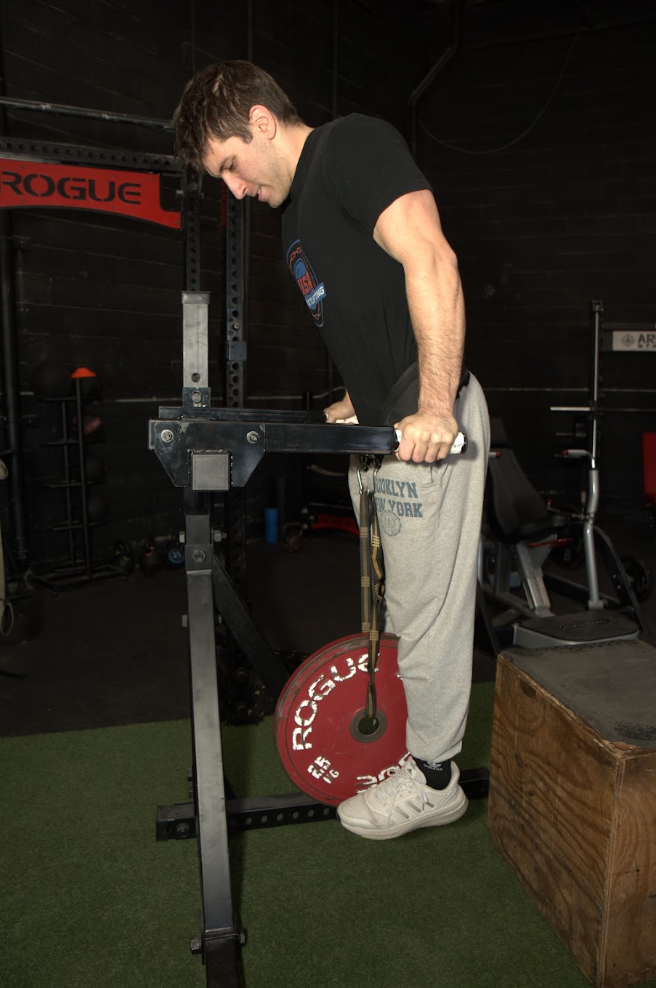 How to Choose a Dip Bar for Streetlifting Training